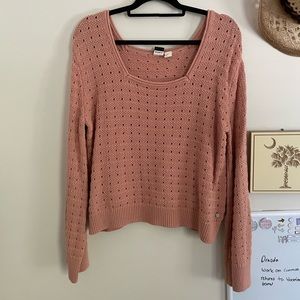 NWOT Roxy women’s medium maeve pink sweater detailed with wide sleeve